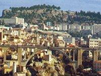 Constantine b�n�ficiera d'une �cole de formation touristique (secr�taire d'Etat)