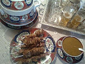 Kabda malfouf , (foie de mouton enroul� de cr�pine)