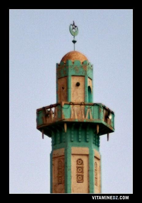  - Minaret d'une mosqu�e � Chellala Dahrania