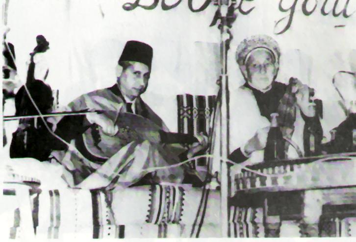 Tlemcen - Mustapha Brixi en compagnie de son maitre, Hadj Larbi Bensari