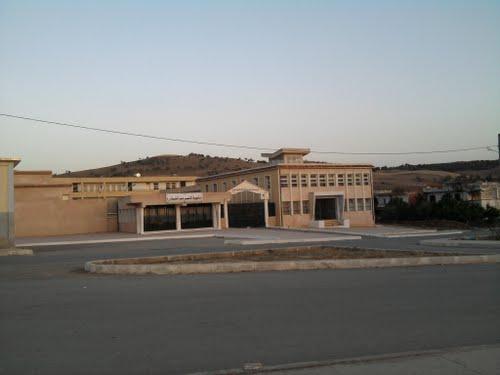 Un Lyc�e de Guelma