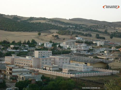 Vue sur un Lyc�e de Guelaat Bou Sbaa