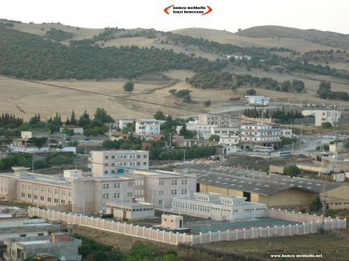 Vue sur un Lyc�e de Guelaat Bou Sbaa