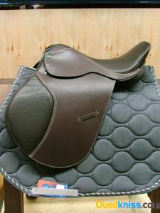 produits et équipements d'équitation.