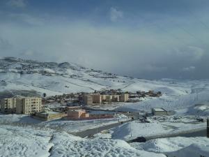 Ville de ZEBOUDJA (Chlef) Sous la neige.