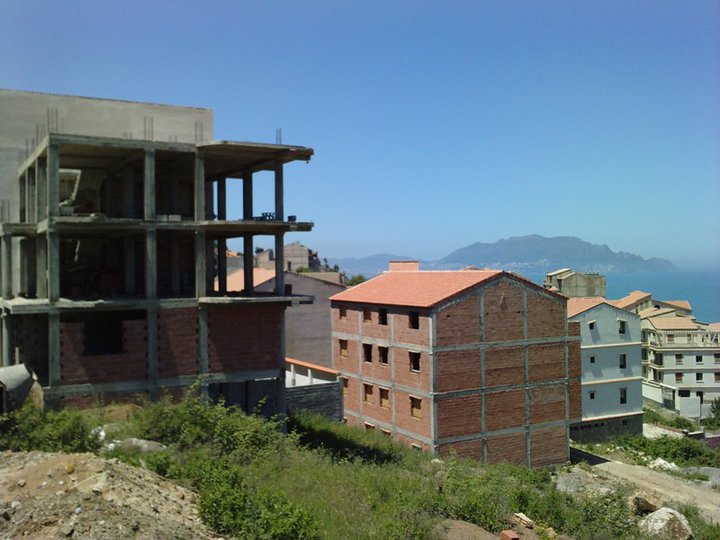 Villa Semi-fini à Tichy