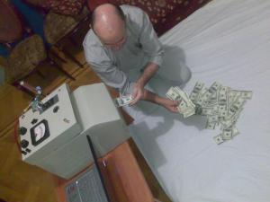 SSD est la meilleure solution chimique sur le marché utilisés pour le nettoyage de tous les billets de banque de couleur