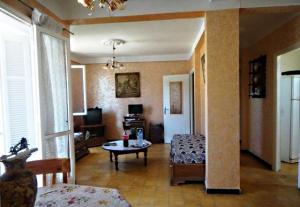 Vend Un F4 Propre à Ihaddadéne Les 1000 Logts, Bejaia Ville.