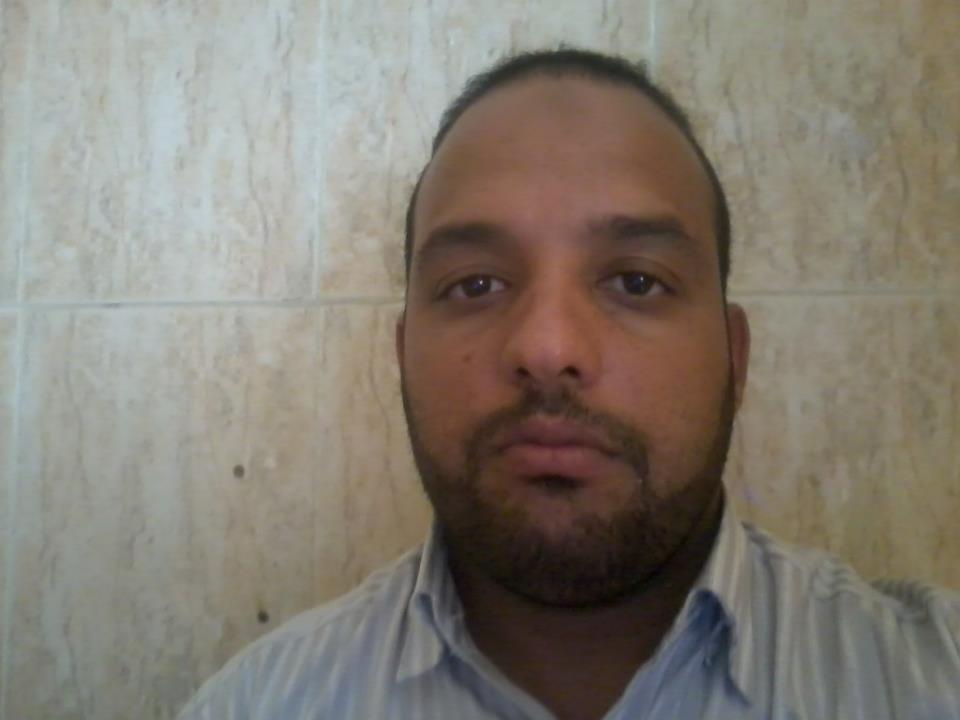 يبحت عن استقرار و العفة