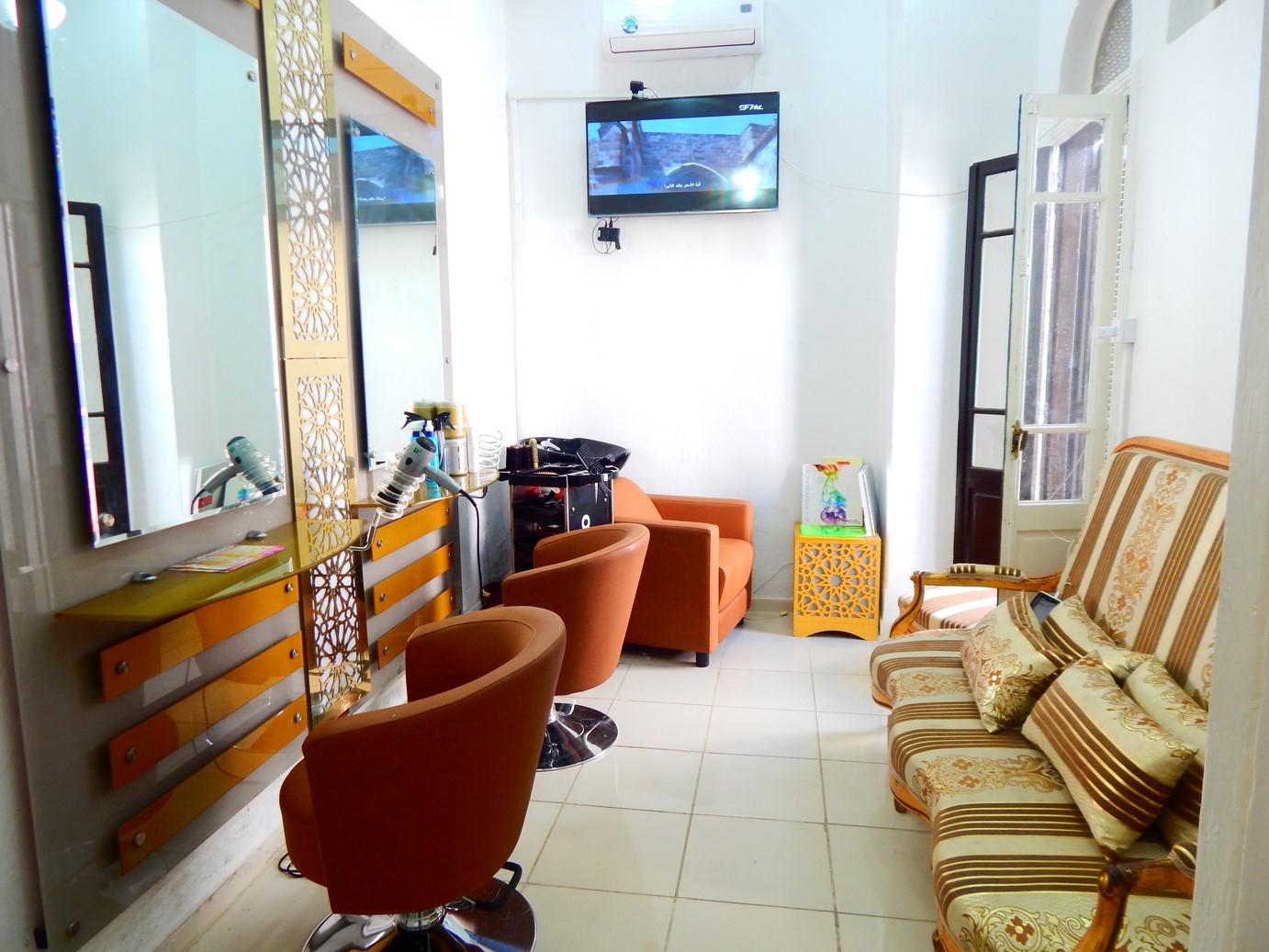 A Vendre Complexe Esthétique Coiffure et Location de Robes de mariage