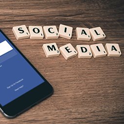 BESOIN DE FAIRE DE LA PUBLICITÉ SUR FACEBOOK SANS BRAQUER UNE BANQUE ?