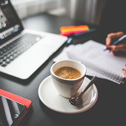 BESOIN D’ENGAGER UN RÉDACTEUR POUR VOTRE BLOG SANS DÉPENSER UNE FORTUNE ?