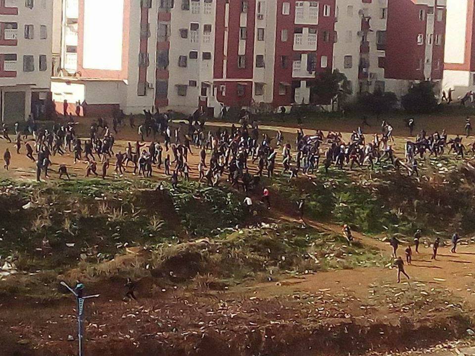 مناوشات بين العرب و القبائل في البويرة اليوم