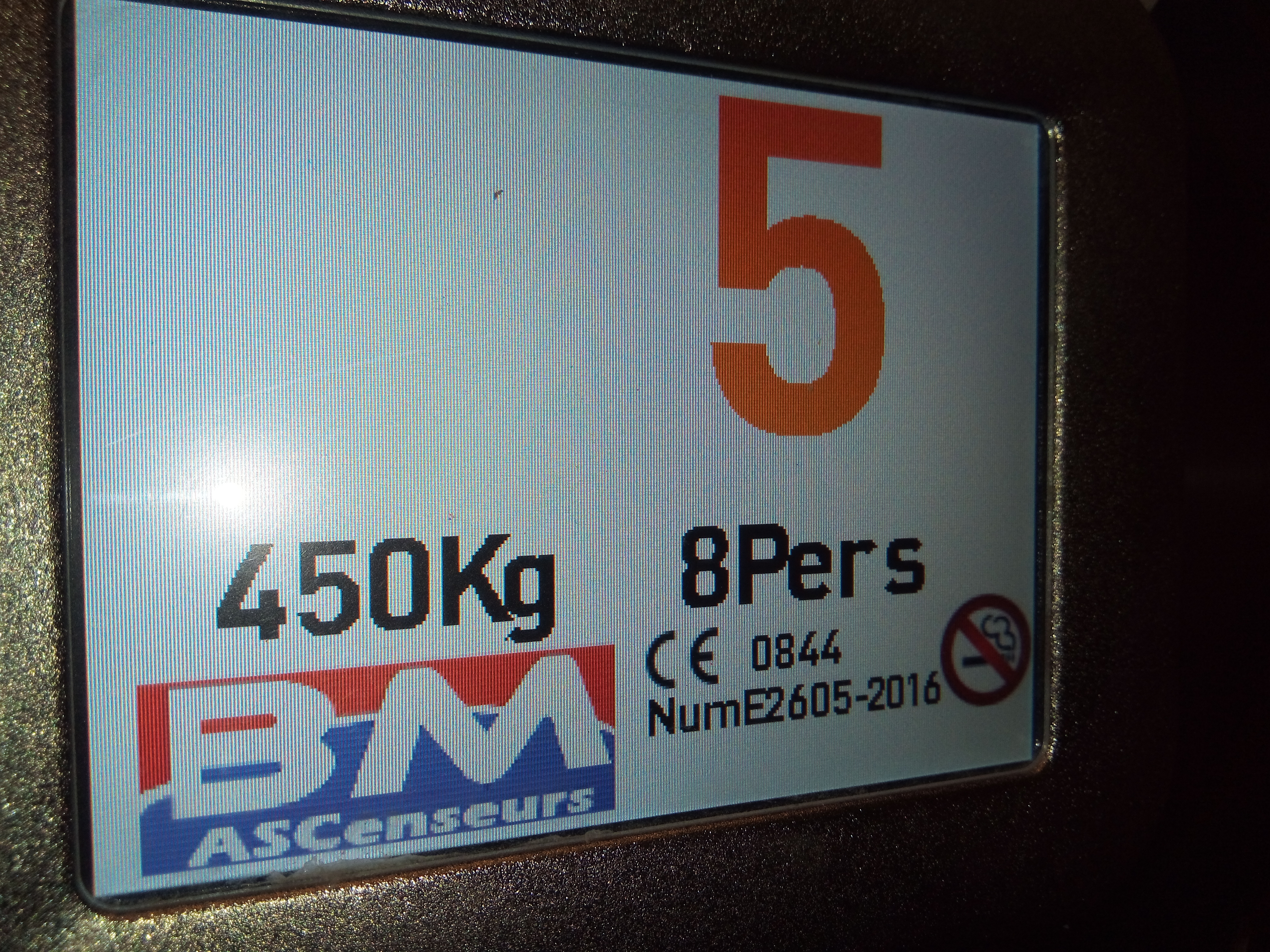 import-Export   vente et installation des Ascenseurs et monte charge