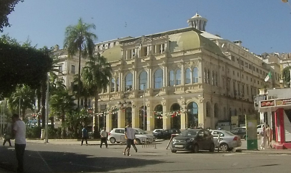 La pièce théâtrale «La rue des hypocrites» au Théâtre National Algérien