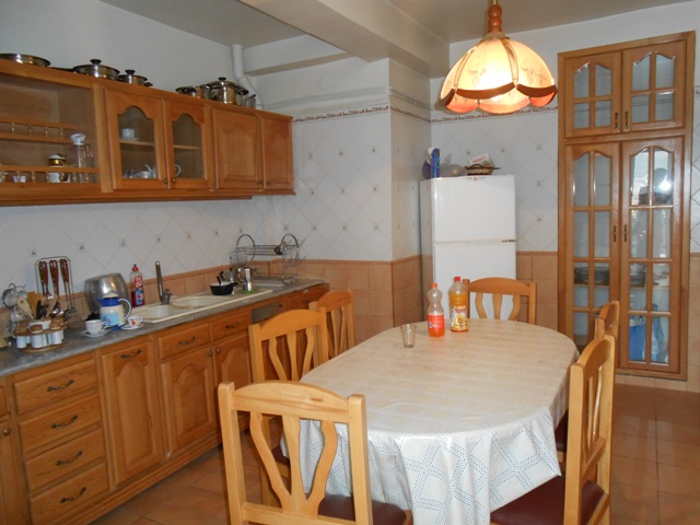 Vend Un Appartement F4 Refait à Neuf Avec Vue Dégagée à Bejaia Ville