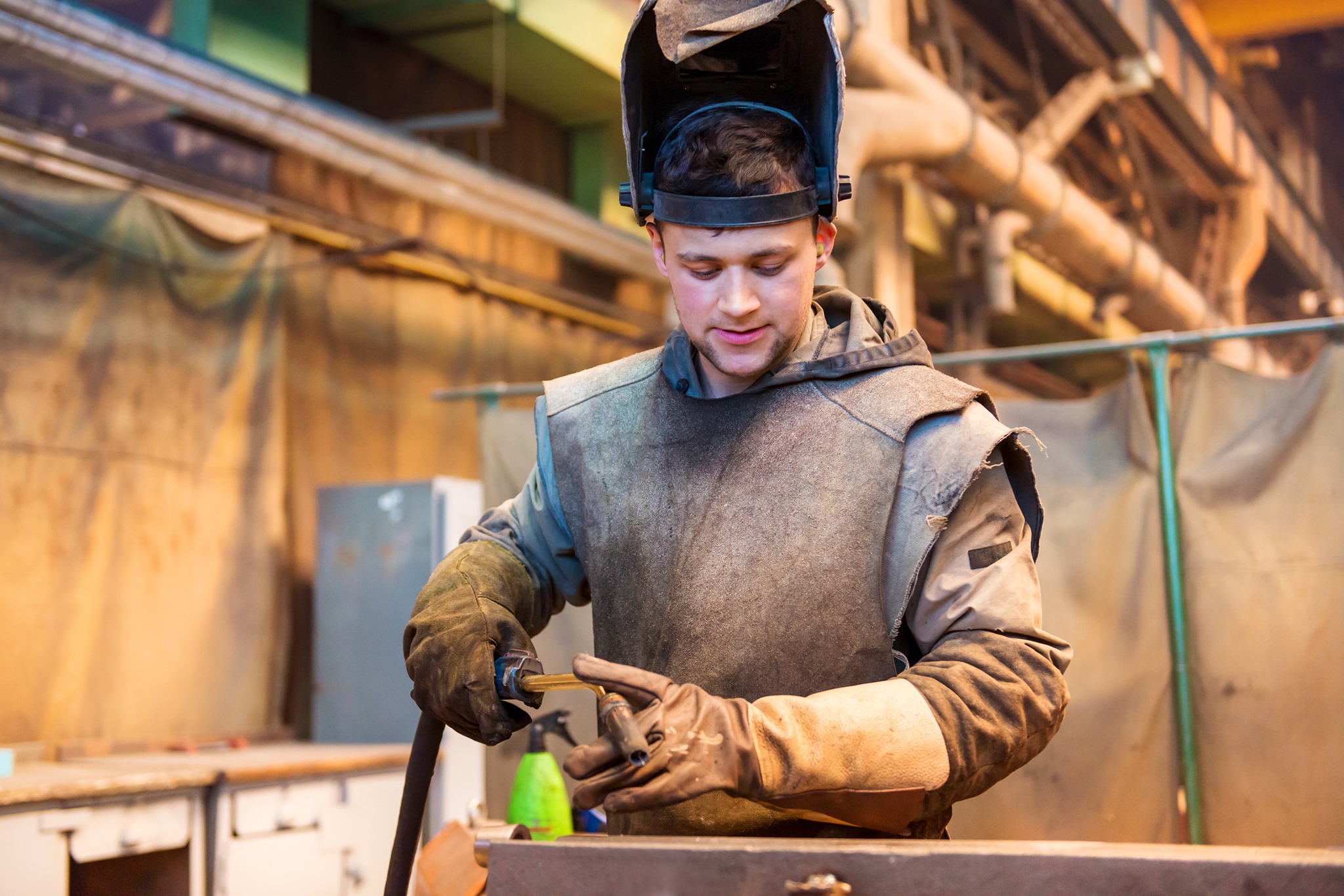 نبحث عن لحام لأجل عمل بدوام كلي