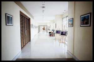 Expo / vente  Le Collectif el Warcha expose en ce moment sa série photo  Dhilal ظلال  à l'hôtel le Méridien d'Oran.