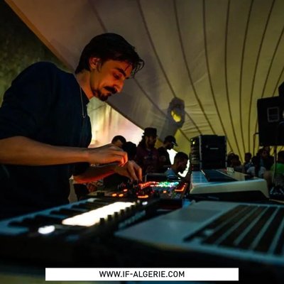 MUST ROUSNAM : Sur platines en plein air - sur réservation