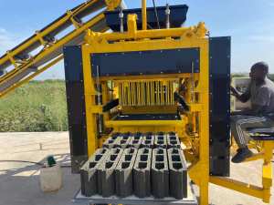 Machine a parpaing semi-automatique OTT 4.1 SA 2024