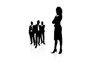 Responsable chargé du personnel et gestion de stock (femme)