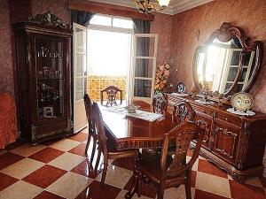 Vend Un Très Beau F4 Propre et Refait à Neuf En Plein Centre Ville De Bejaia.