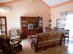 Louons un beau niveau de villa F3 Meublé au centre ville de Bejaia