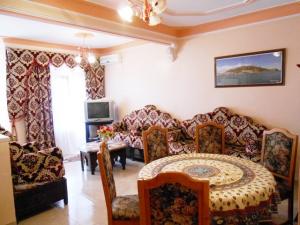 Louons un beau niveau de villa F3 Meublé au centre ville de Bejaia