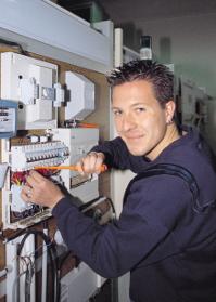 IMPORTANTE SOCIETE ETRANGERE IMPLANTEE A BETHIOUA CHERCHE DES TECHNICIENS EN ELECTRICITE-ELECTRONIQUE - AUTOMATISME