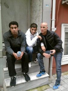 البحث عن مفقودين باليونان