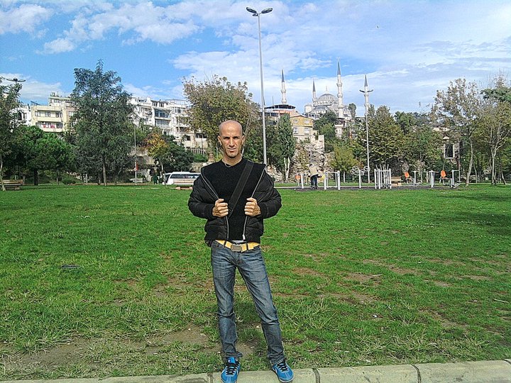 اليحث عن مفقودين باليونان