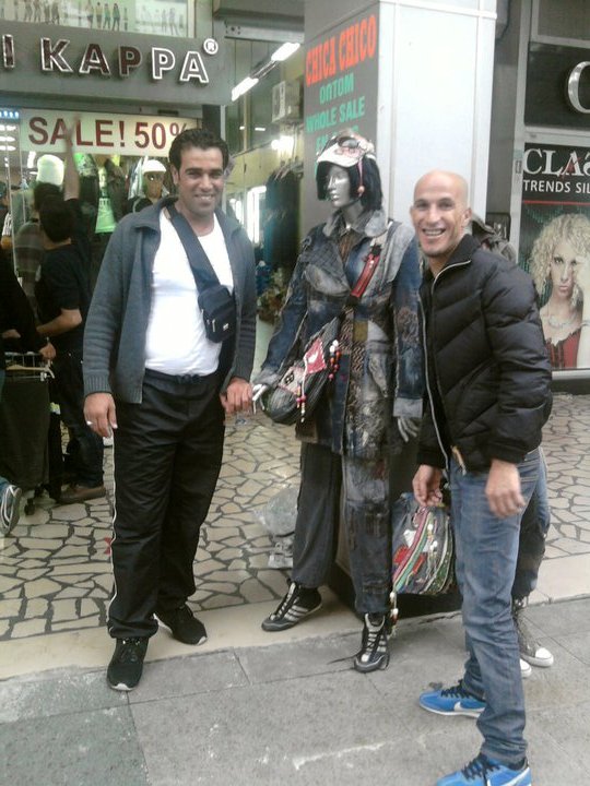 البحث عن مفقودين باليونان