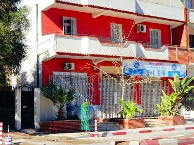Louons belle villa Commerciale a  Bejaia Centre