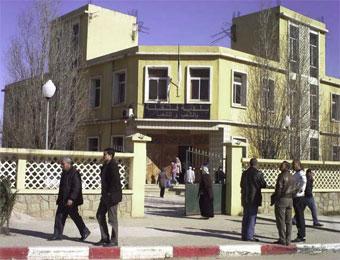 الوظيف العمومي يلغي المسابقات التي نظمتها بلدية الحروش بسكيكدة                                اعتبرها مخالفة للنصوص التنظيمية