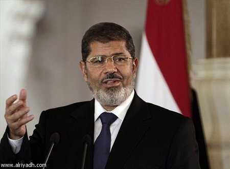 الرئيس المصري يدعو إلى دعم الجزائر في مكافحة الإرهاب