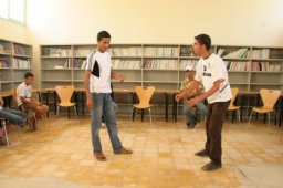 الناقدة جميلة زقاي: نطالب بترسيم الورشات المسرحية