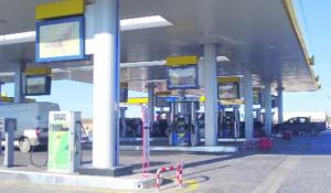 تقديم أدنى الخدمات.. مأكولات خفيفة باردة محطّات الخدمات بمحور الطريق السيّار في غليزان والشلف