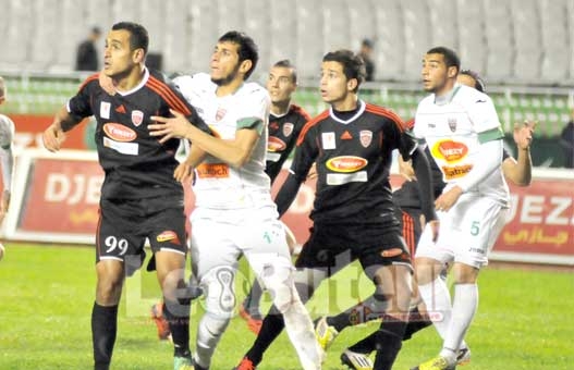 USMA : Les supporters lessivent les joueurs et les membres du staff technique