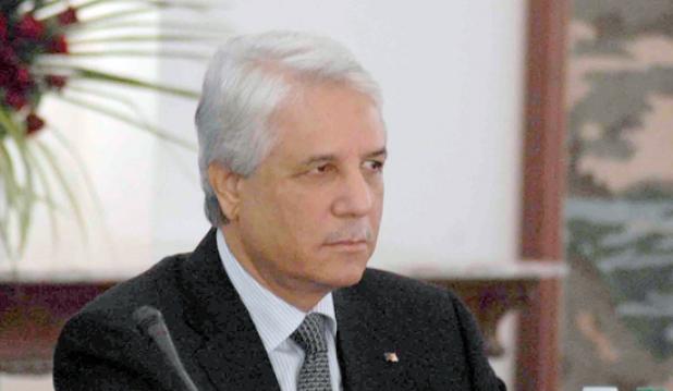 وزير العمل يعلن توسيع استخدام بطاقة الشفاء بداية الشهر المقبل الدولة أنفقت 120 مليار دينار على التعويضات