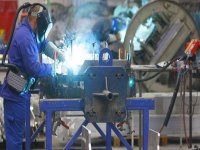 Intelligence économique : convention pour former des cadres des entreprises industrielles