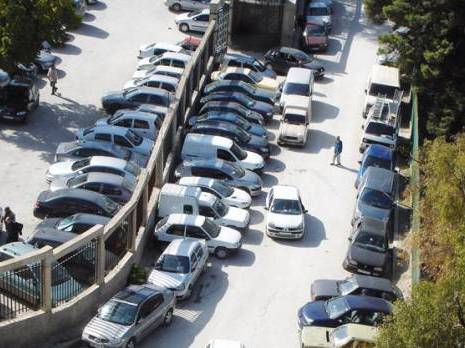 Un gros problème de stationnement Circulation en débandade