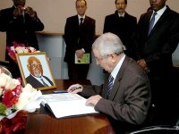 M. Bensalah présente les condoléances de l'Algérie suite au décès du 2ème vice-président du Zimbabwe