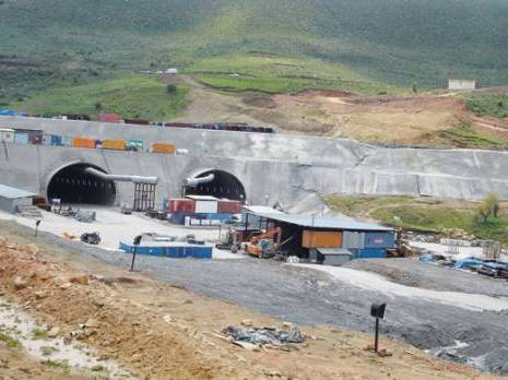 Mise en service du tunnel de Djebel Ouahch en mars Amar Ghoul à Constantine
