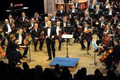 المايسترو المصري ناير ناجي يحيي حفلا فنيا كلاسيكيا بسيدي بلعباس الحفل يندرج ضمن حفلات خمسينية الاستقلال