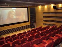 Les cinéphiles algérois orphelins de leurs salles