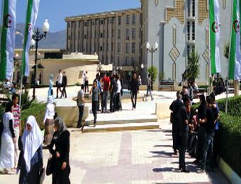 إدارة جامعة جيجل ترضخ وتستجيب لمطالب الطلبة إضرابهم يدخل شهره الثالث