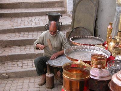 Constantine cherche à diversifier sa vitrine artisanale Malgré la rareté du cuivre et l'absence de soutien «consistant» aux artisans