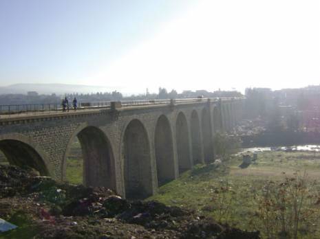 Un passage stratégique menacé Pont de la cité Chaâb Erssas