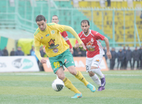 Vie des clubs/ JSK : Encore un succès face à l'ASO Les Canaris gagnent des points