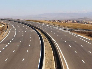 Algérie- La totalité du segment constantinois de l'autoroute livrée fin mars 2013, selon Sellal
